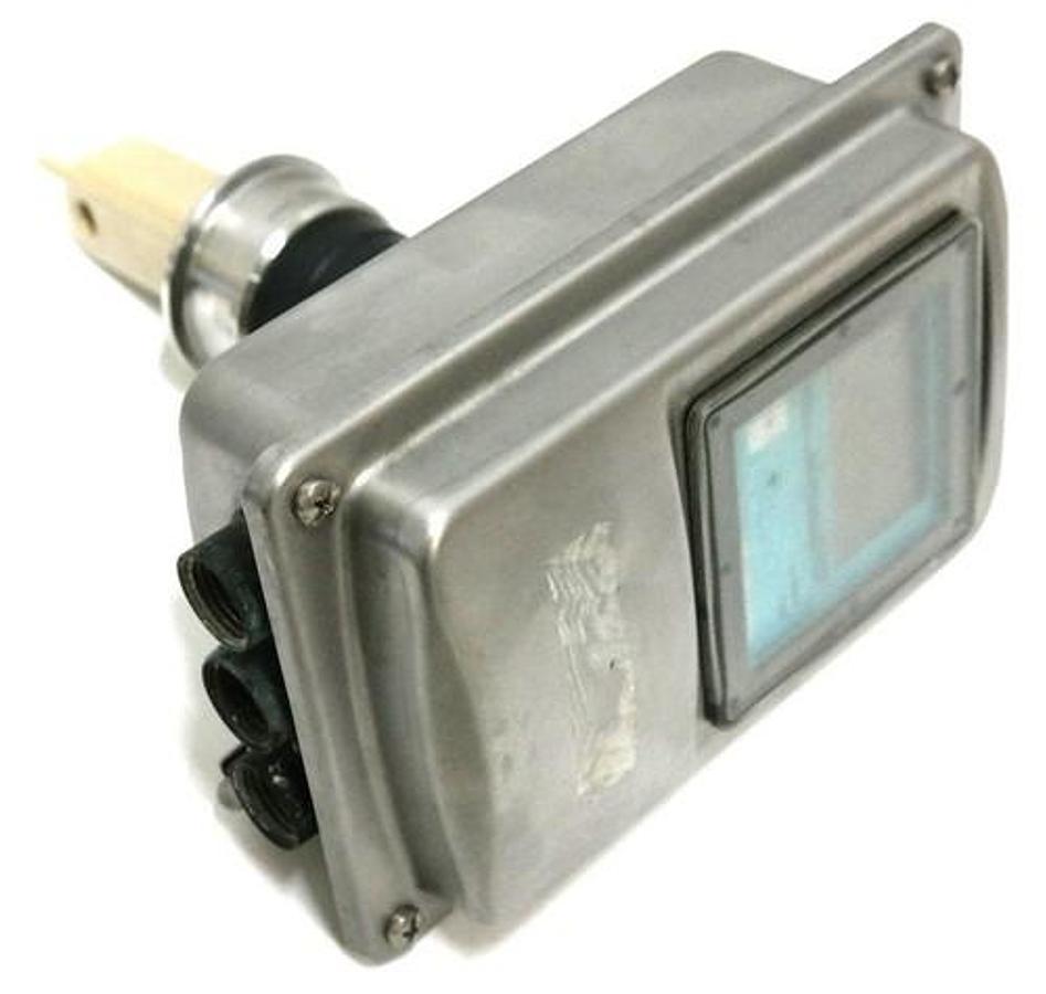 Used ENDRESS HAUSER CLD134-PCS158AA1 SMARTEC-S CONDUCTIVITY TRANSMITTER W/ SENSOR