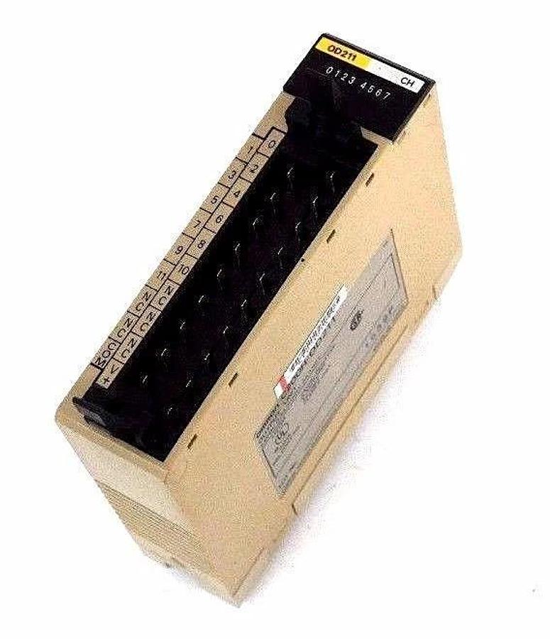 Refurbished REPAIRED OMRON C200H-OD211 OUTPUT UNIT 24VDC 0.3A 2A/UNIT - LOT OF 3