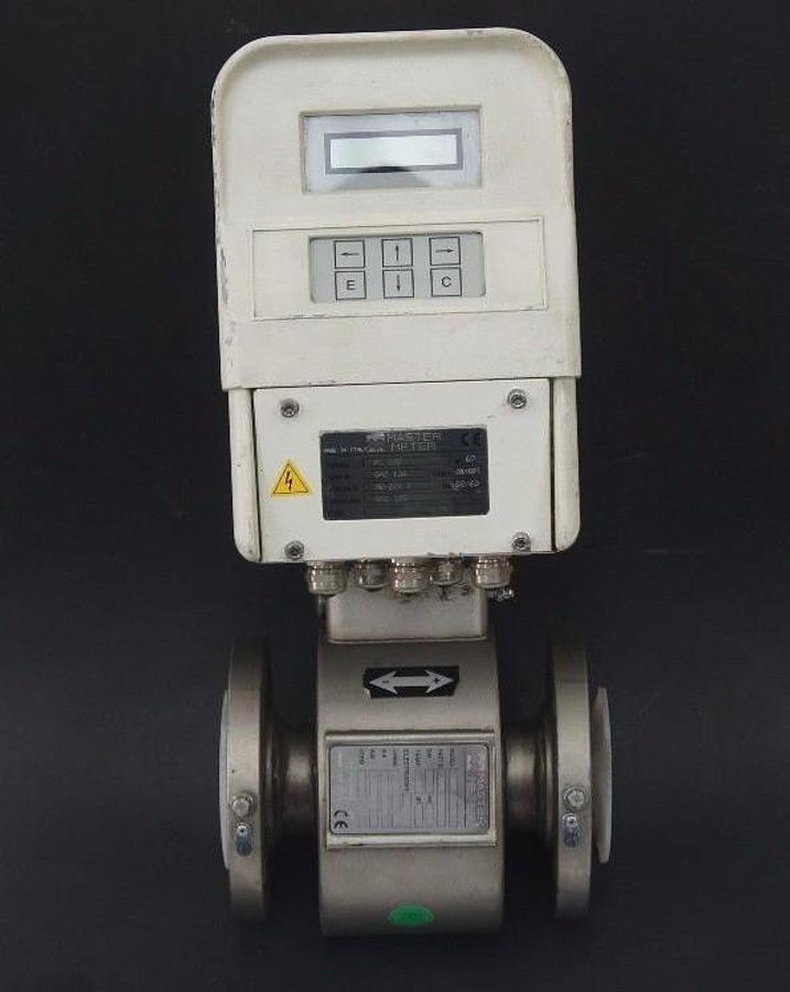 NEW MASTER METER MODEL: MC 208 P/N: QAZ 134 CONVERTER ELECTROMAGNETIC FLOW METER