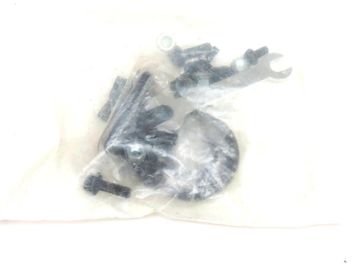 NIB BANNER EZA-MBK-11 STANDARD MOUNTING L BRACKET 71470, EZAMBK11