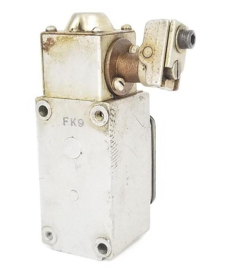 Used ALLEN BRADLEY 802TH-W2 SER. 1 LIMIT SWITCH 802THW2