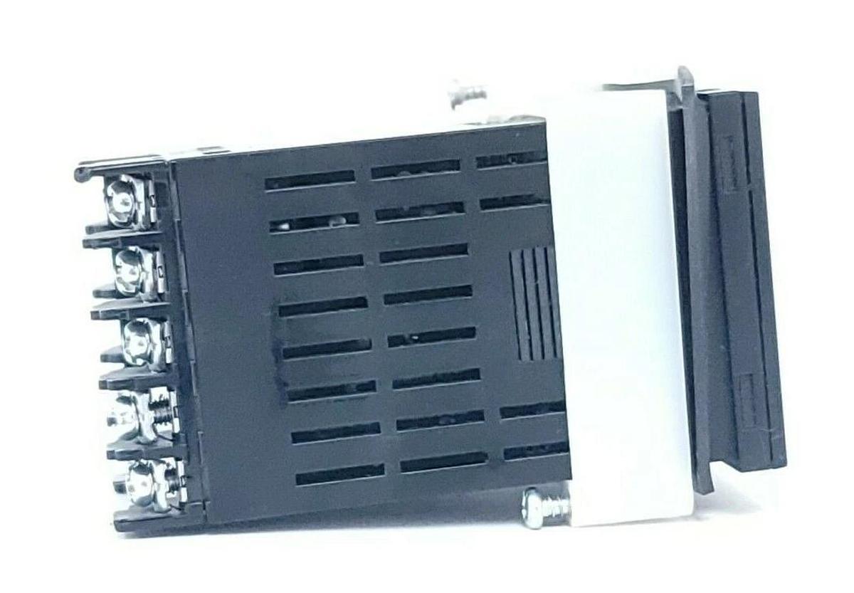 Used OMRON E5CSV-R1T-F TEMPERATURE CONTROLLER 100-240VAC 50/60HZ, E5CSV