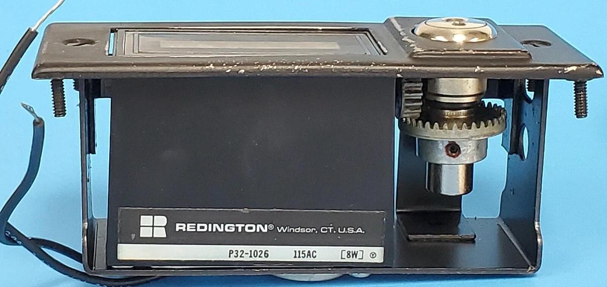 Used REDINGTON P32-1026 115VAC 8W ELECTRONIC COUNTER PANEL MOUNT 6 FIGURE