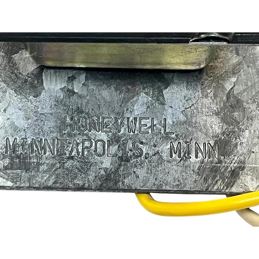 Honeywell AT72D 1188 Control Transformer 120V to 24V 38 VA NEMA Type D New
