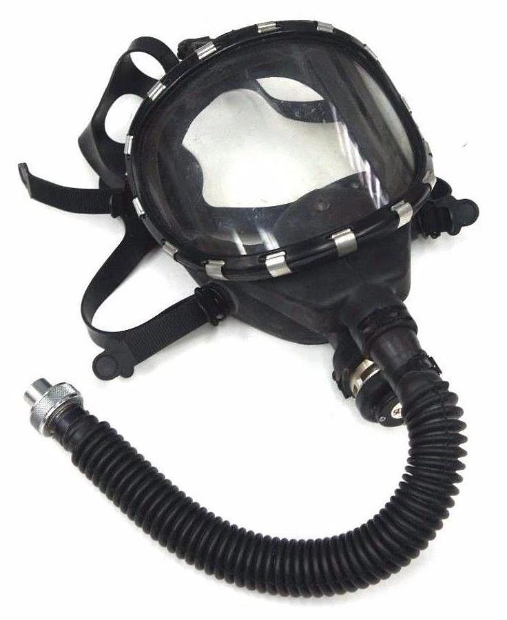 Used SCOTT AIR-PAK II PRESUR-PAK 800212-00 HARNESS P/N 800020-04 WITH MASK AND CASE