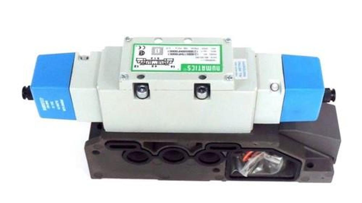 Used NEW NUMATICS 124BB615MP00061 VALVE W/ 236-384B 24VDC COILS 123BB600MP00061