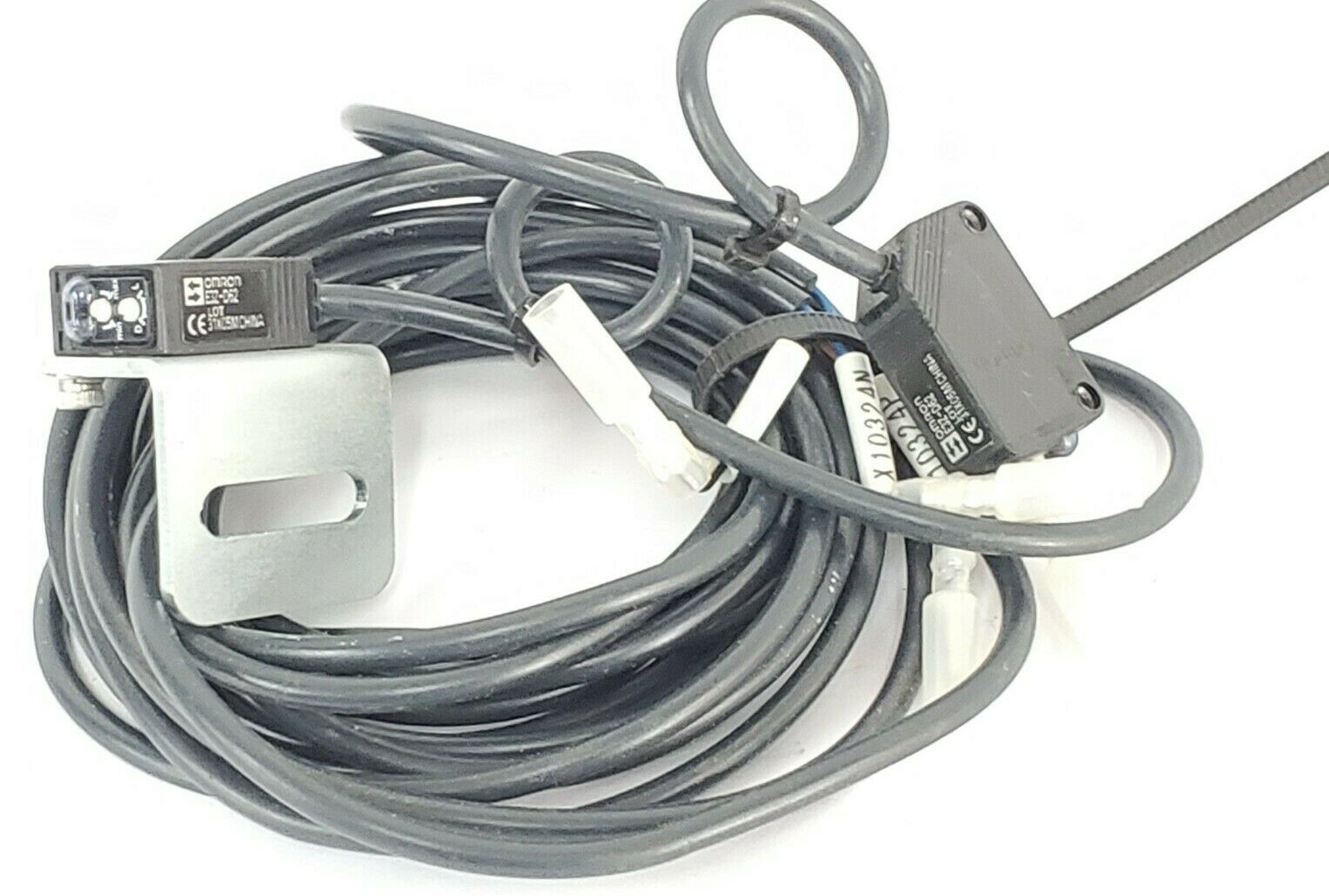 Used LOT OF 2 OMRON E3Z-D62 PHOTOELECTRIC SENSORS 2 METER RANGE NPN 12/24 VDC