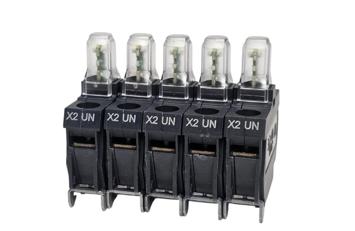 BOX OF 5 NEW SCHNEIDER ELECTRIC ZALVB1 LIGHT MODULES 24 VAC/DC NSMP