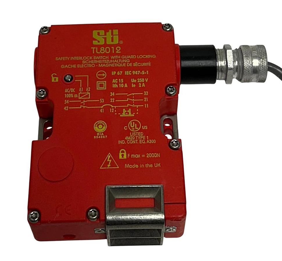 Used STI 44519-1080 / TL8012-S1024SM SAFETY INTERLOCK SWITCH W/ GUARD LOCKING USNP