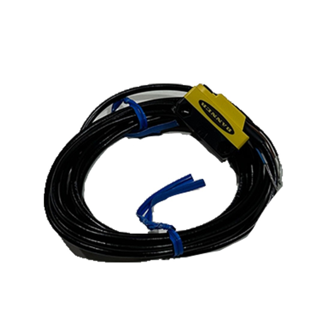 Used NEW BANNER QS18VN6W SENSOR 10-30VDC 61657