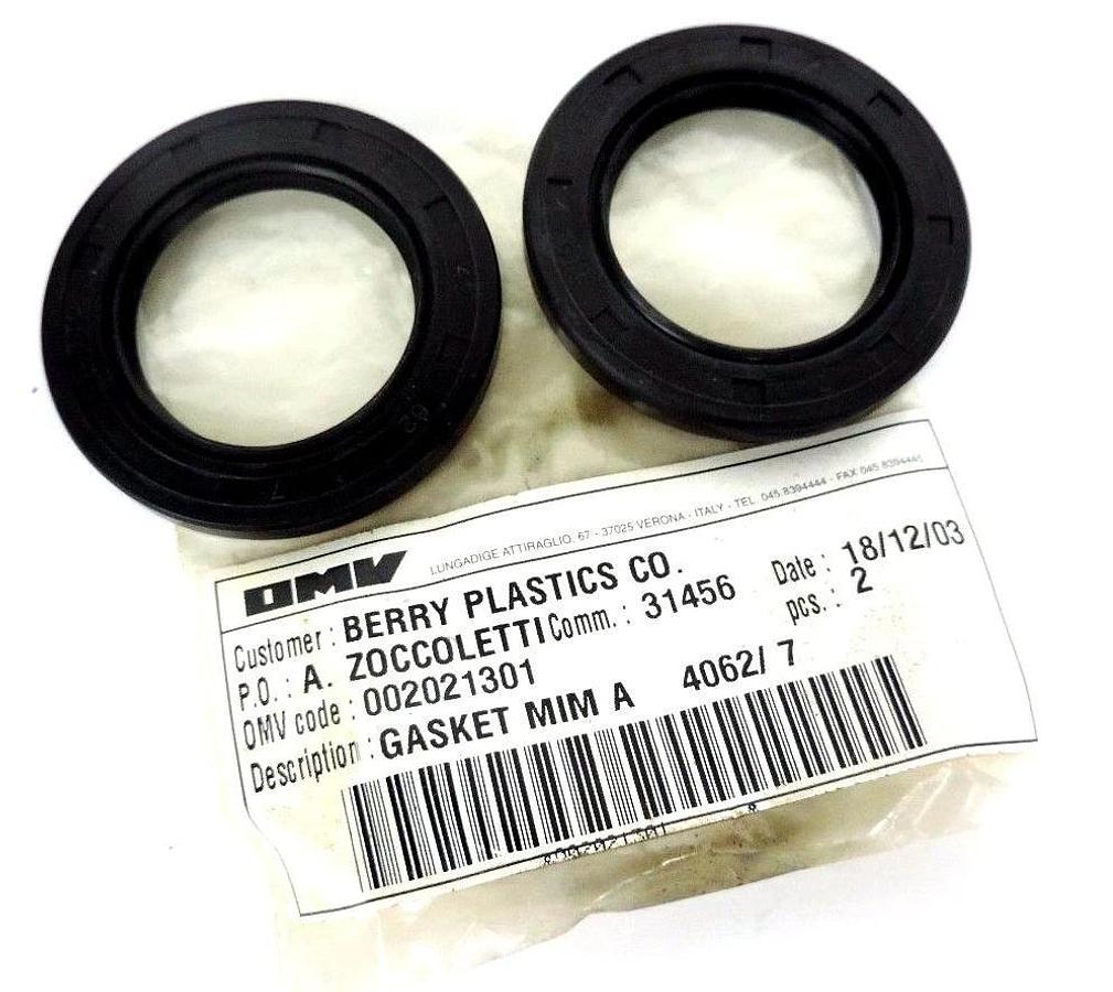 Used LOT OF 2 NEW OMV 002021301 OIL SEAL 40X62X7