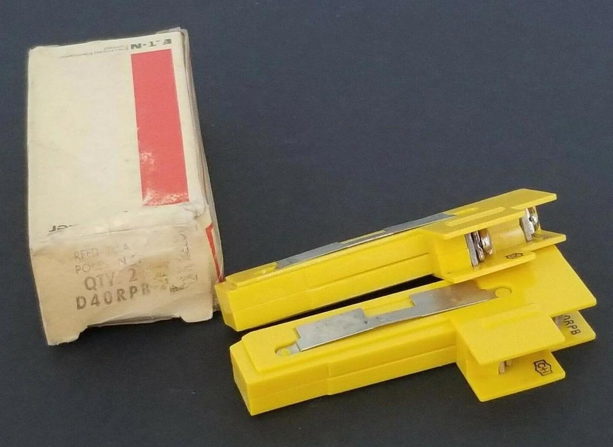 Used BOX OF 2 NEW EATON CUTLER HAMMER D40RPB REED RELAYS 1 N.C