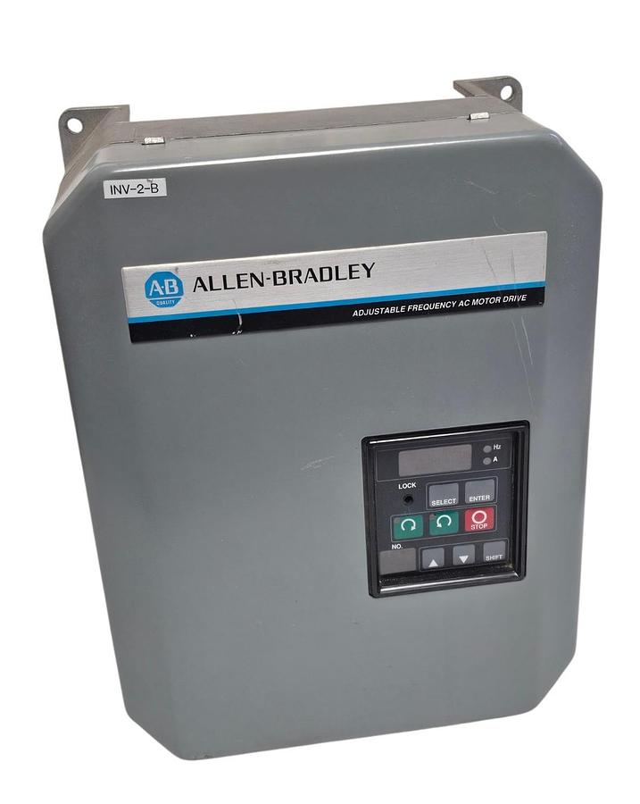 Used ALLEN BRADLEY 1333-AAB ADJUSTABLE FREQUENCY AC DRIVE 1333AAB SER. D