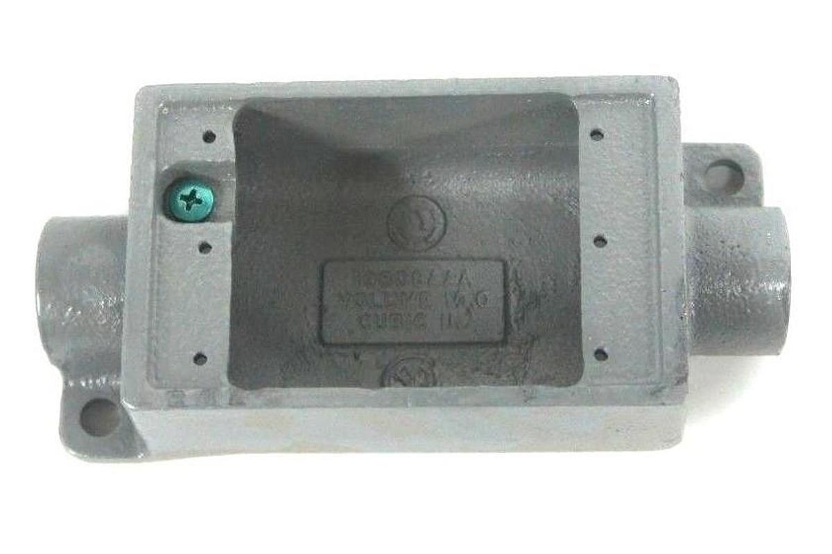 NIB HUBBELL KILLARK FSC-2M FEED THRU SHALLOW FS BOX, SIZE 3/4"