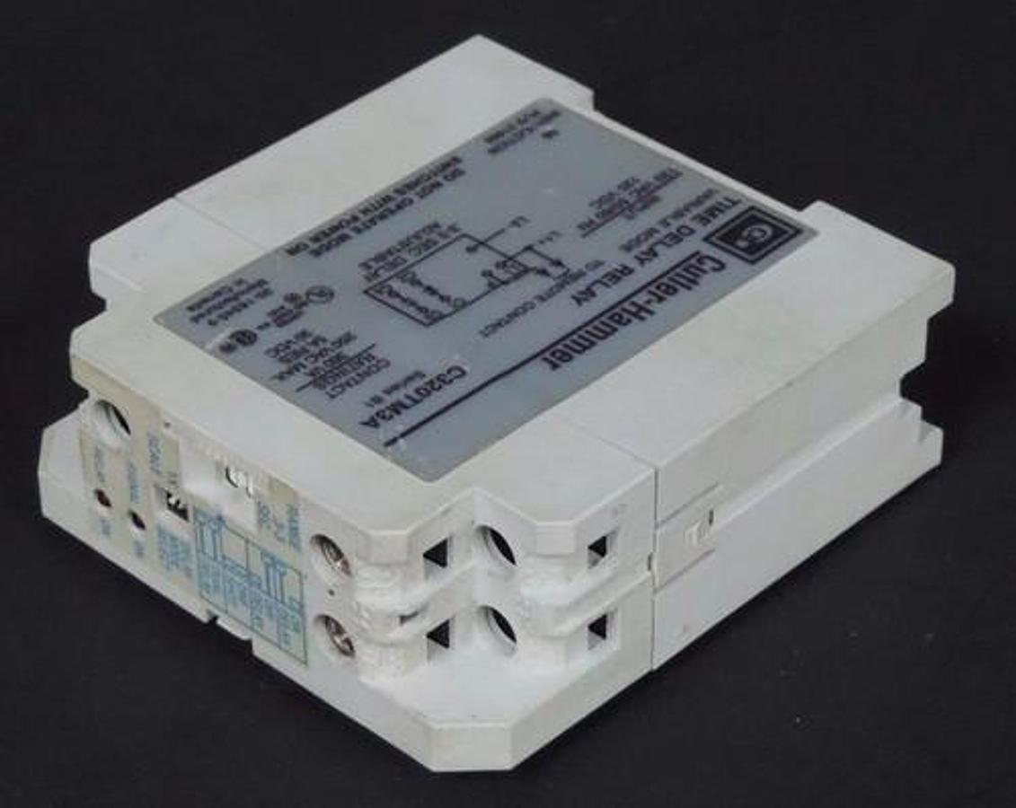 Used CUTLER HAMMER C320TM3A TIME DELAY RELAY SER B1 120VAC/VDC