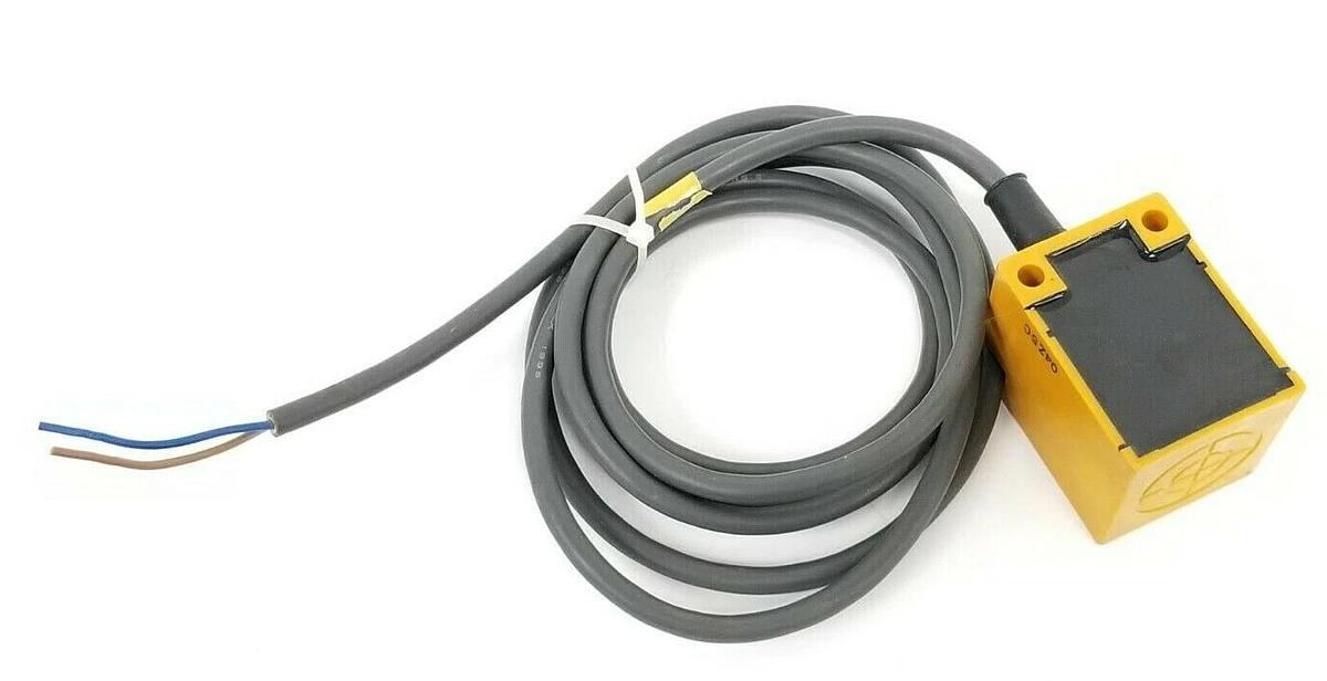 Used OMRON TL-N20MY2 PROXIMITY SWITCH TLN20MY2, 200mA MAX 90 TO 250VAC