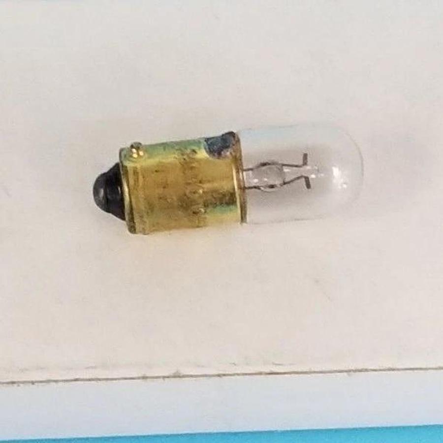 LOT OF 8 NEW GENERIC 1490 MINIATURE LAMPS