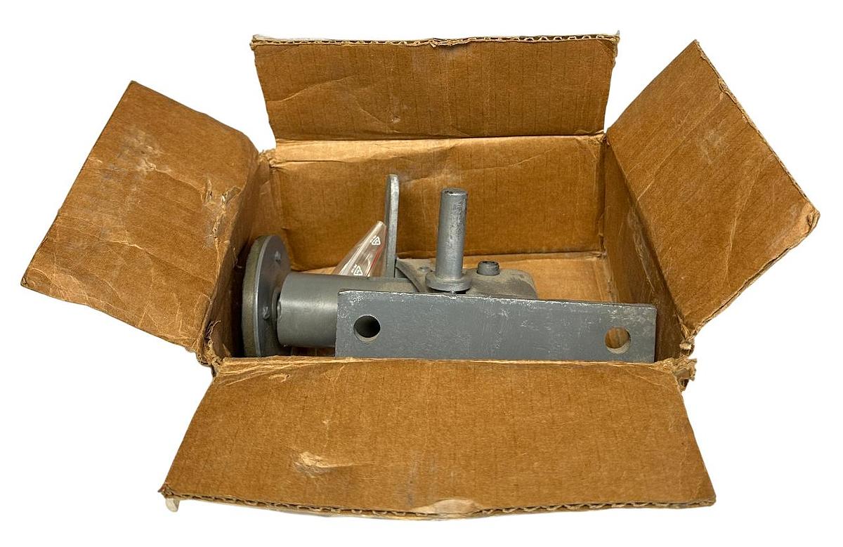 Used T&S EQUIPMENT FL-LK-5 / 4W805 FLOOR LOCK HEAVY-DUTY RETRACTABLE NSMP