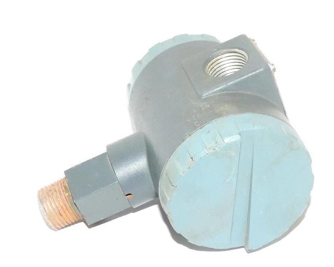 Used FOXBORO MODEL 892-2 P/I CONVERTER REF. 89N52797-16A2 INPUT: 3-15 PSI MWP: 15 PSI
