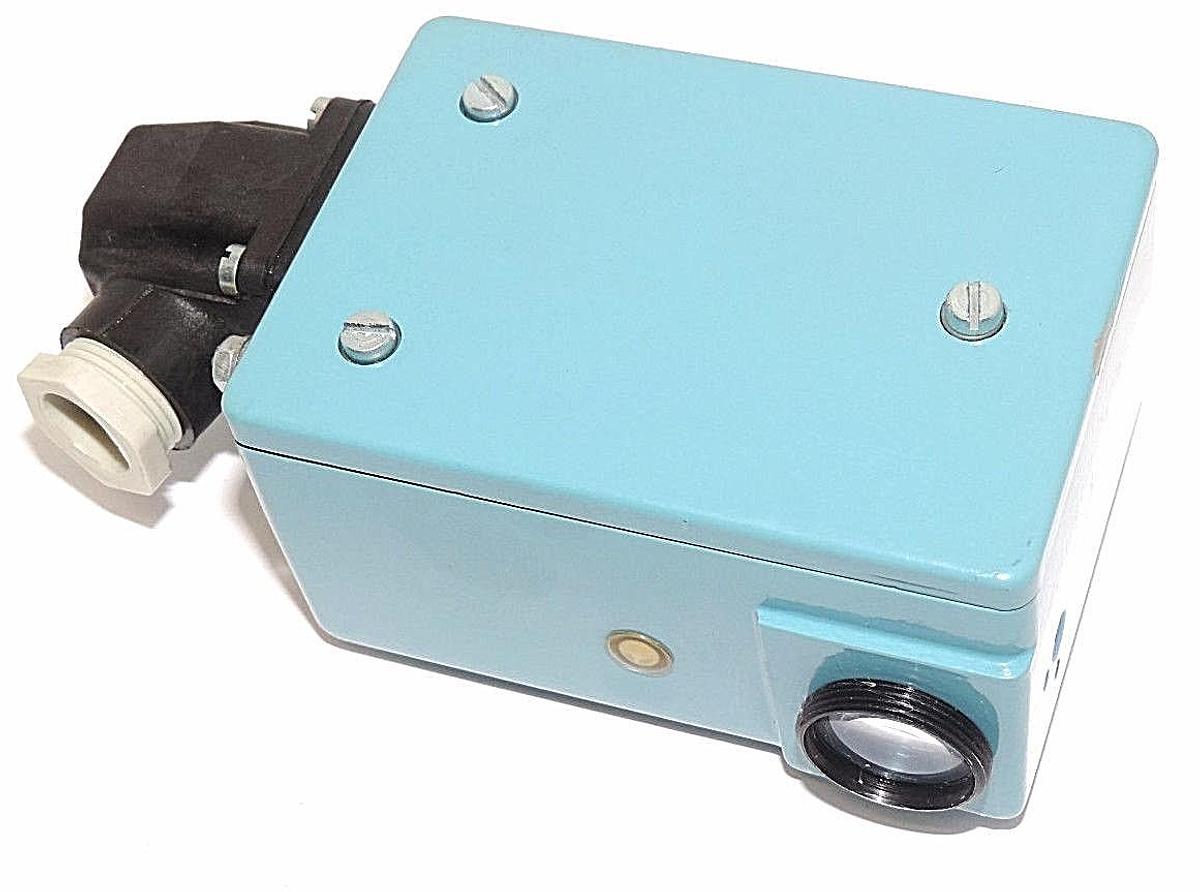 Used JAY ELECTRONIQUE REF. RGP 019 SENSOR V: 110-220 VOLTS, P: 8 METERS, RGP019