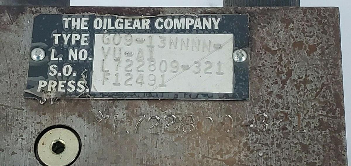 Used THE OILGEAR COMPANY G09-12NNNN HYDARULIC VALVE VU-A1 L722809-321 F12491