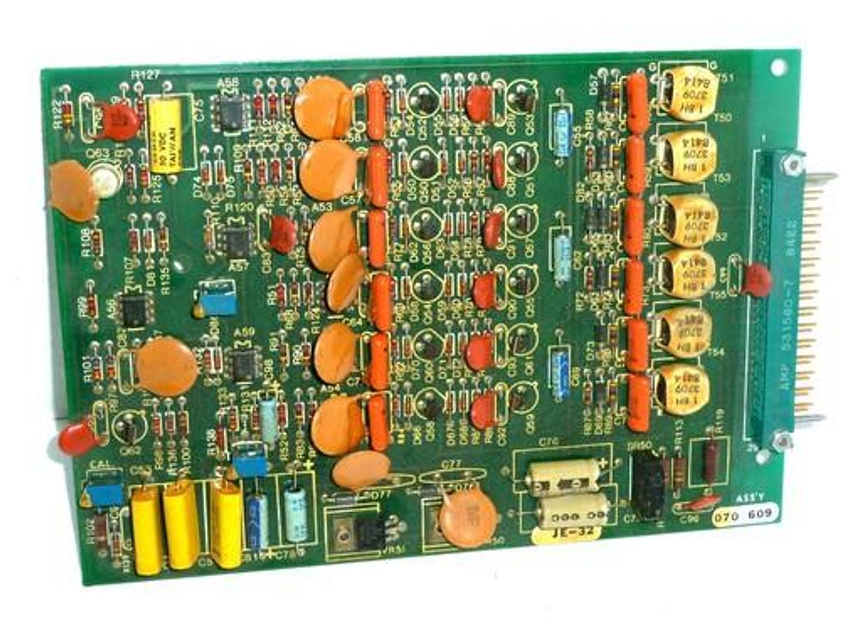 Used MILLER ELECTRIC 070-609 CONTROL CARD ELECTRICAL BOARD 070609