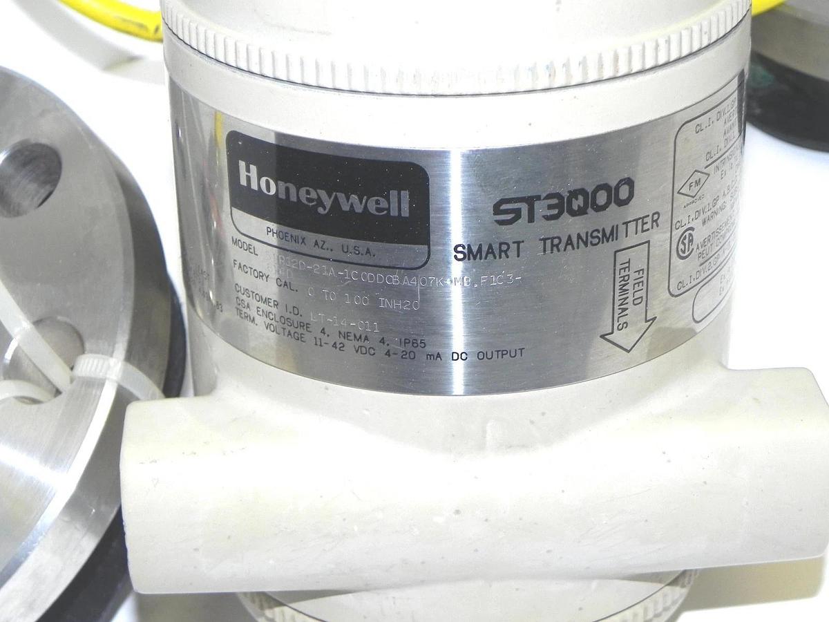 Used HONEYWELL STR12D-21A-1CDDCBA407K-MB.F1C3-814D ST3000 SMART TRANSMITTER