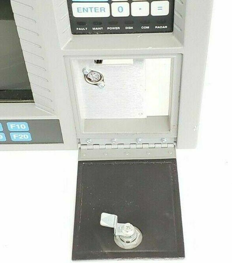 Used XYCOM VITEC MODEL 9450 OPERATOR PANEL 9450-0622514010001 14HC4AAZ 02-0278 6252SS