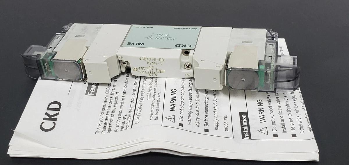 Used CASE OF 36 NIB CKD 4GB129R-00-A2NH-3 PILOT VALVES DC24V 4GB129R00A2NH3