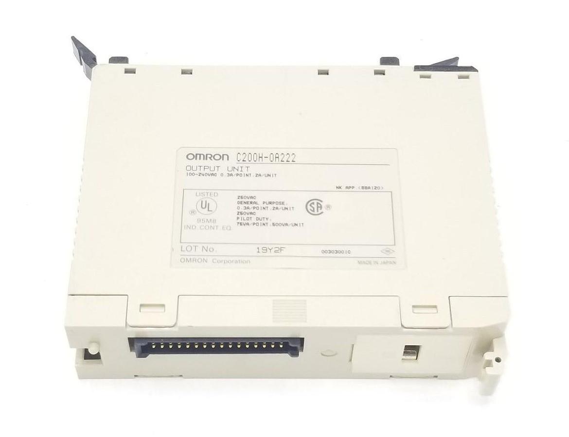 Used OMRON C200H-OA222 OUTPUT UNIT 100-240VAC, 0.3A/POINT, 2A/UNIT, C200HOA222