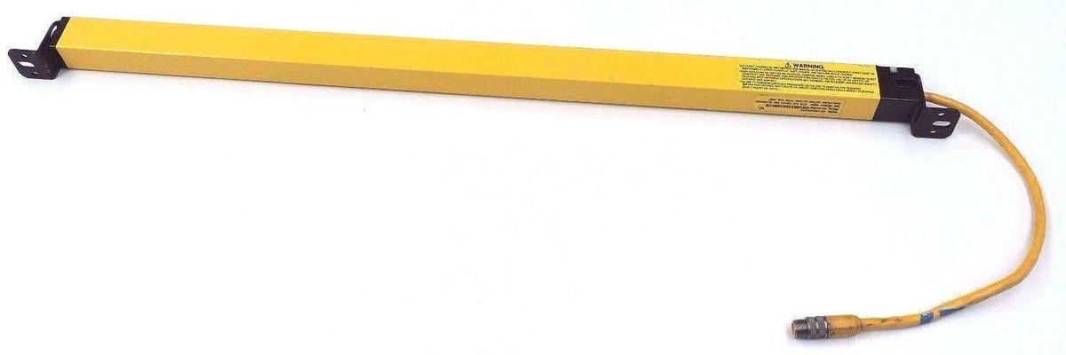 Used BANNER USE2424YP2 MICRO-SCREEN LIGHT CURTAIN 24INCH EMITTER YELLOW