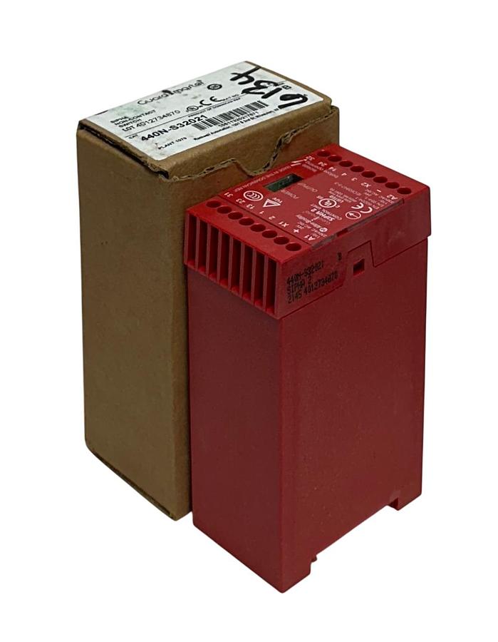 Used Allen-Bradley 440N-S32021 /B Guardmaster Sipha 2 Safety Relay Control Unit NSMP