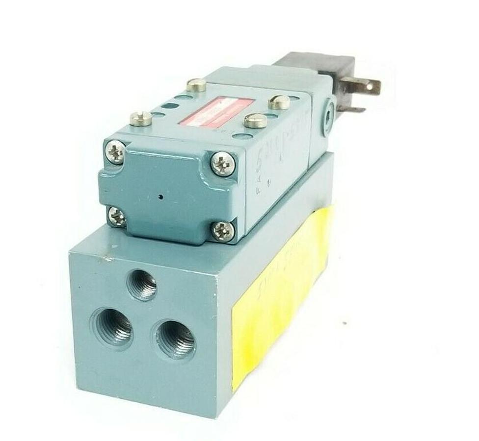 Used SCHRADER BELLOWS 52001-5515 SOLENOID VALVE 520008515 120V COIL 4W