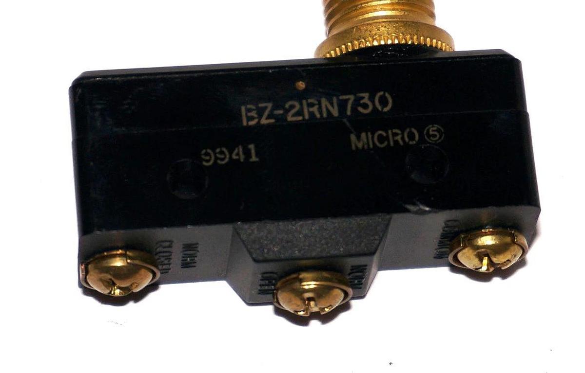Used MICRO SWITCH BZ-2RN730 ACUATOR STYLE MICRO SWITCH BZ2RN730