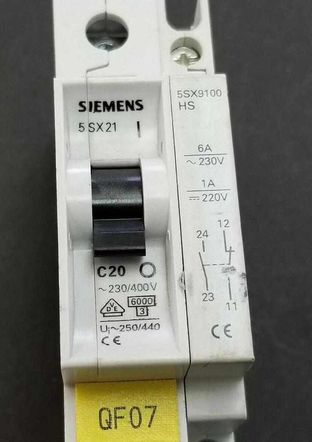Used SIEMENS 5SX21-C20 CIRCUIT BREAKER 230/400V IEC 898 W/ 5SX9100-HS CONTACT BLOCK