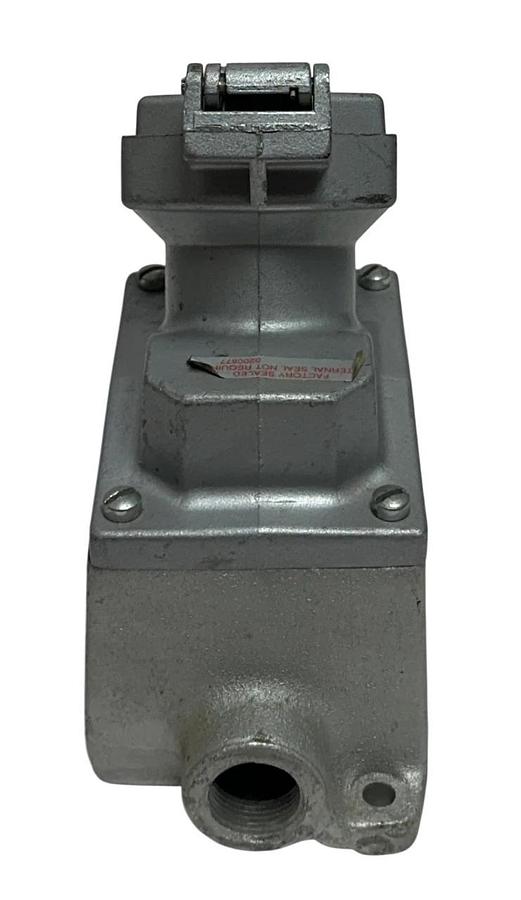 Used CROUSE-HINDS CPS152-211 / CPS152211 ARKTITE RECEPTACLE ASSEMBLY 20A 1HP 3P USNP