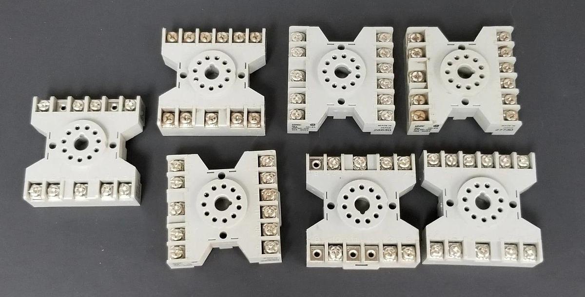 Used LOT OF 7 IDEC SR3P-06 RELAY BASES 10A, 300V, SR3P06