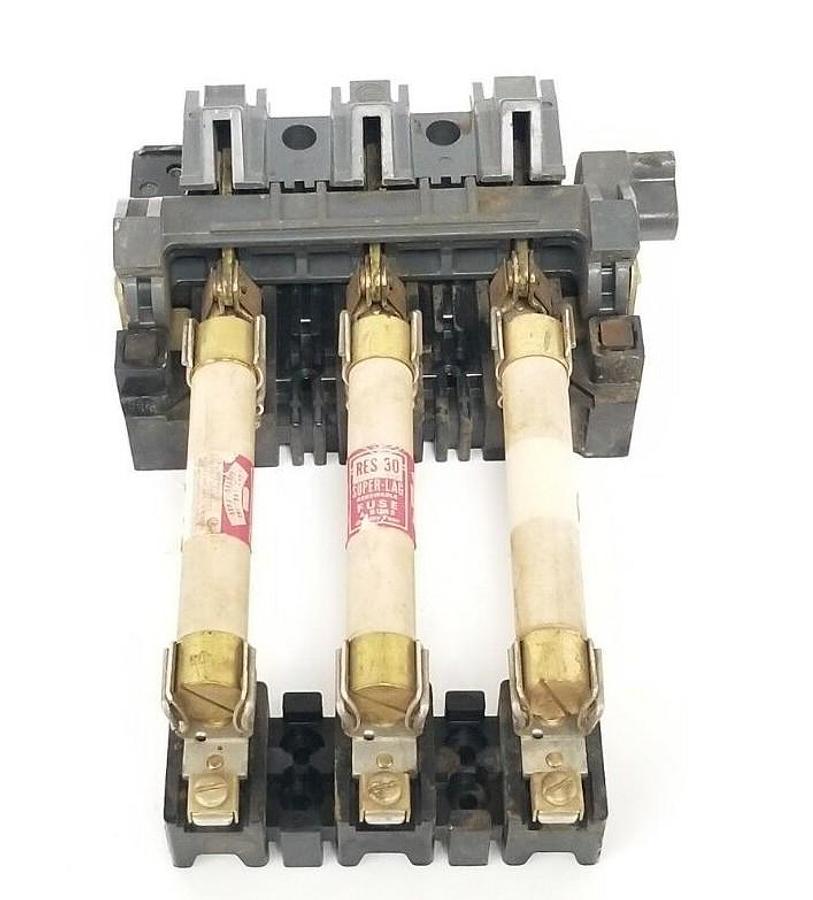 Used ALLEN BRADLEY 1494F FUSE ADAPTER 30A 600VAC-250VDC W/ X-401978 BLOCK & (3) RES30