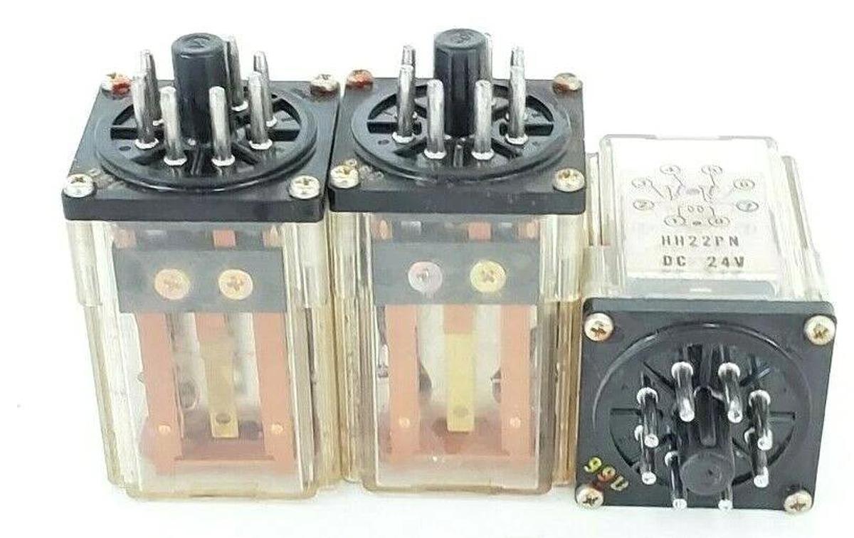 Used LOT OF 3 FUJI ELECTRIC HH22PN DC 24V CONTROL RELAYS HH22PNDC24V