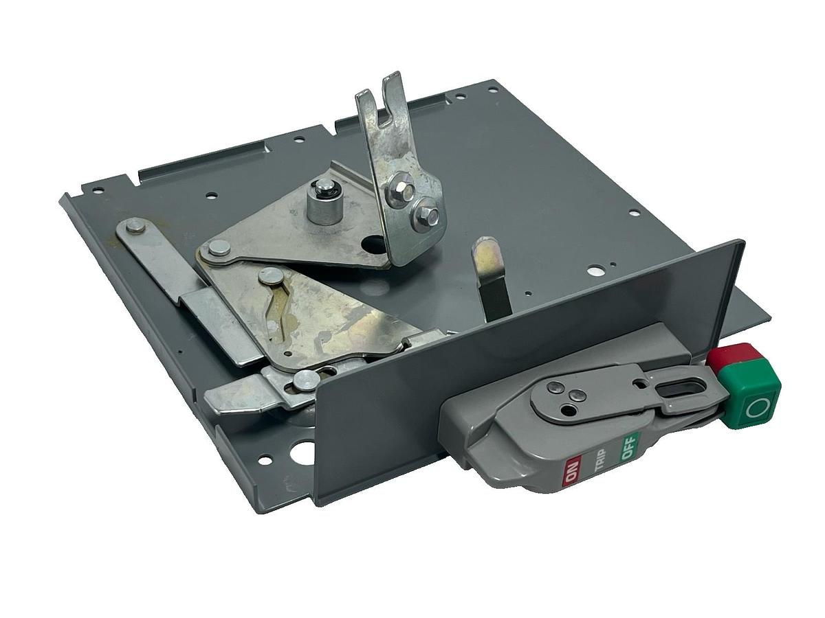 Used Square D 80439-402-51 Handle Mechanism for Class 9422 Disconnect Switches, NSNP