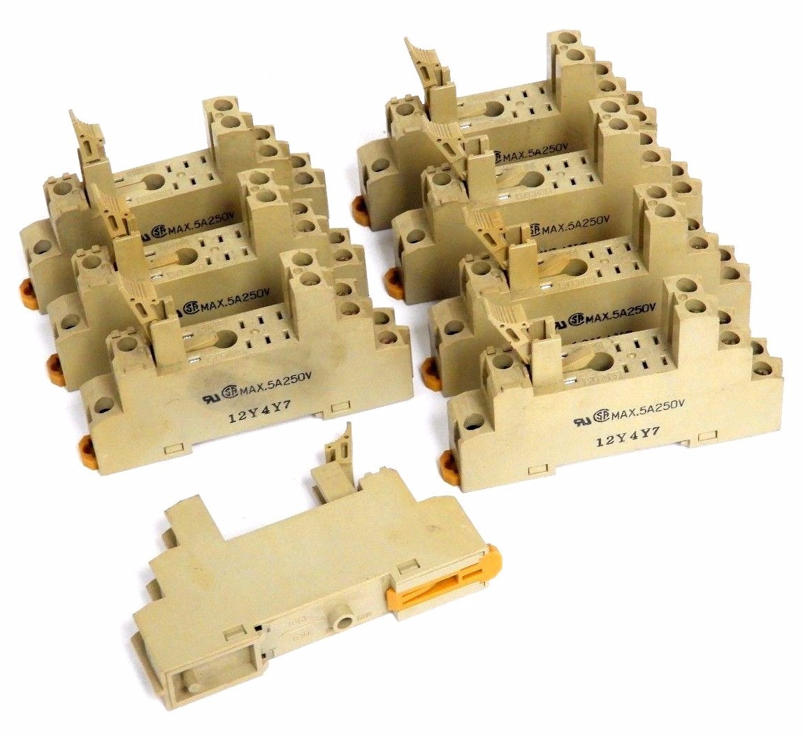 Used LOT OF 8 OMRON P7PF-08-E RELAY SOCKET BASES P7PF08E
