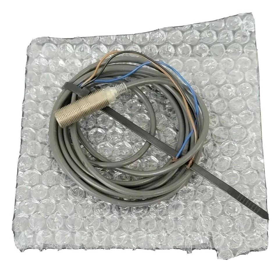 Used OMRON E2E-X2E1 PROXIMITY SENSOR E2EX2E1