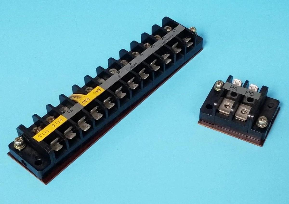 Used LOT OF 2 KYOSHIN TERMINAL POWER STRIPS 12 TERMINAL & 2 TERMINAL