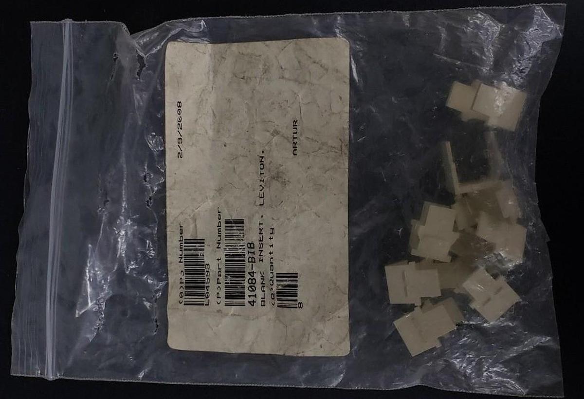 Used LOT OF 8 NEW LEVITON 41084-BIB BLANK QUICKPORT INSERTS 4084BIB
