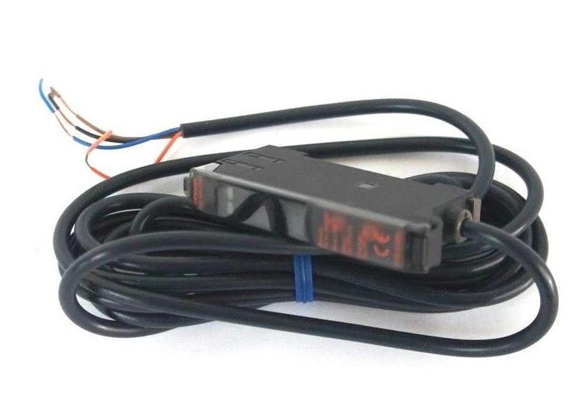 Used NIB OMRON E3X-DA11TW PHOTOELECTRIC SWITCH E3XDA11TW, 12 TO 24V DC