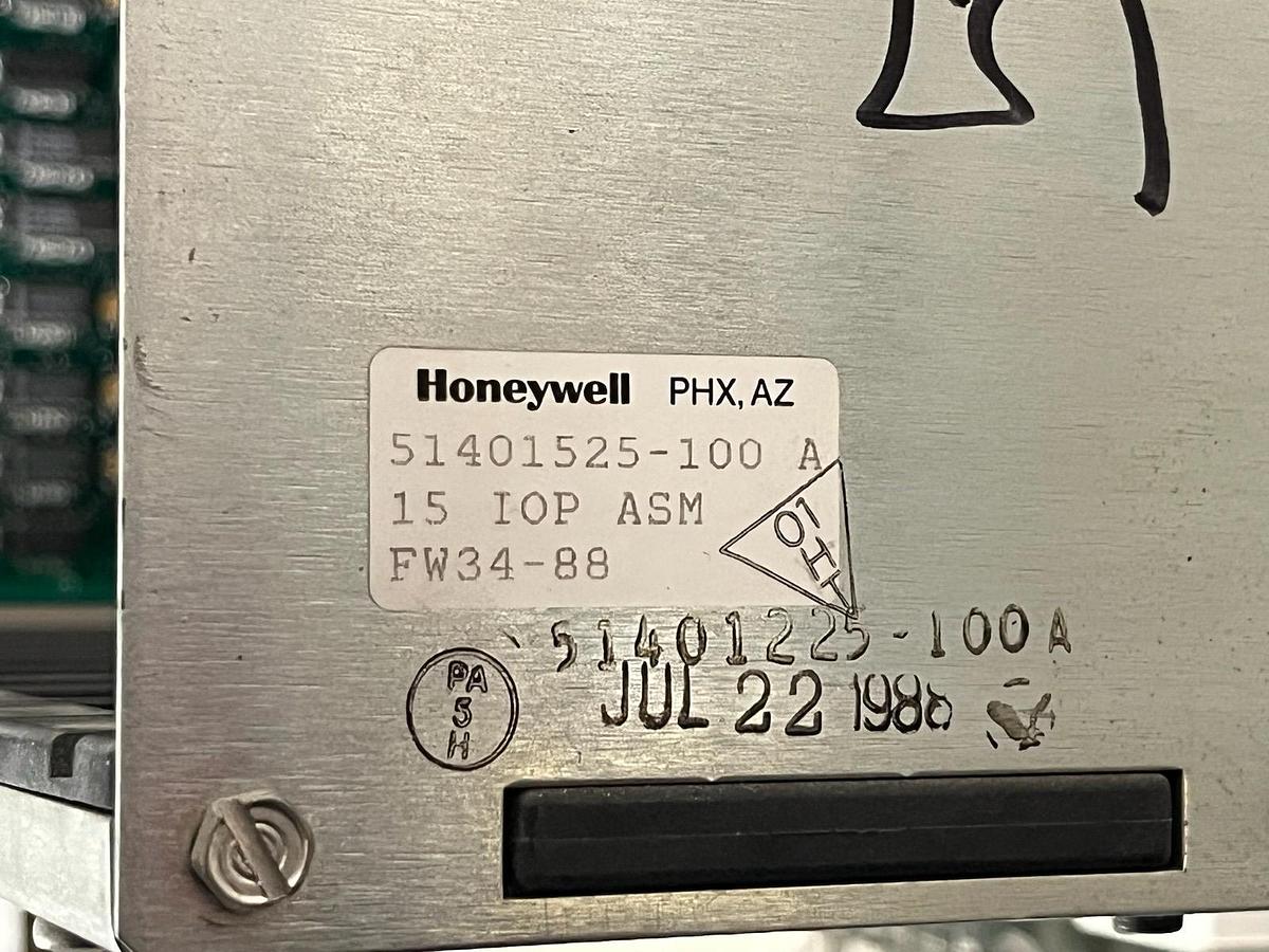 Used Honeywell 51401525-100 Rev A 15-Slot Chassis w/ (2) 51304485-100 Digital Modules