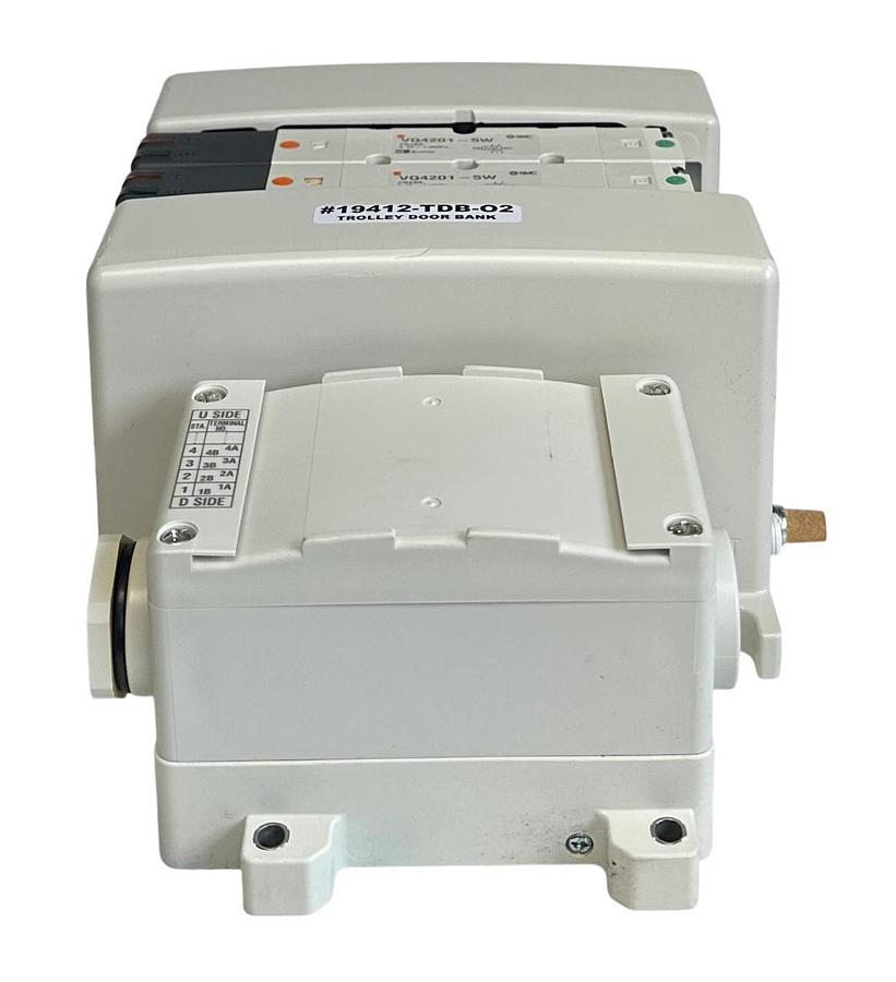 SENTRY SMC 19412-TDB-O2 / 19412-TDB-02 PNEUMATIC TROLLEY DOOR BANK 2-PORT NSNP