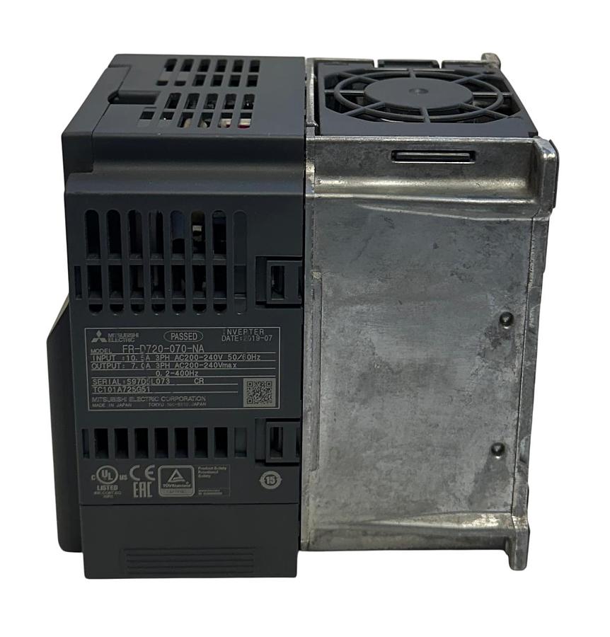 Used MITSUBISHI FR-D720-070-NA / FRD720070NA D700 INVERTER DRIVE 3PH 200-240VAC USNP