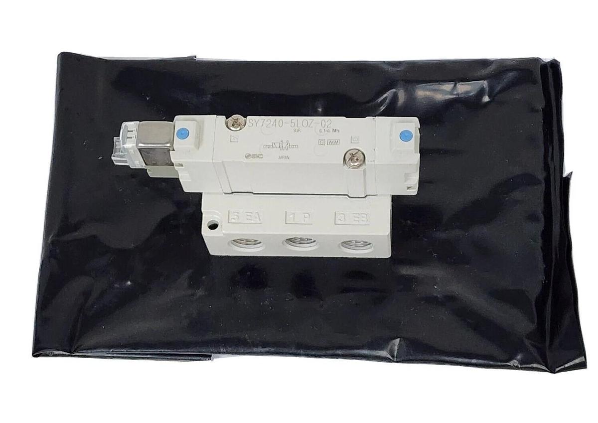 NEW SMC SY7240-5LOZ-02 DOUBLE SOLENOID VALVE SY72405LOZ0 WITH BASE
