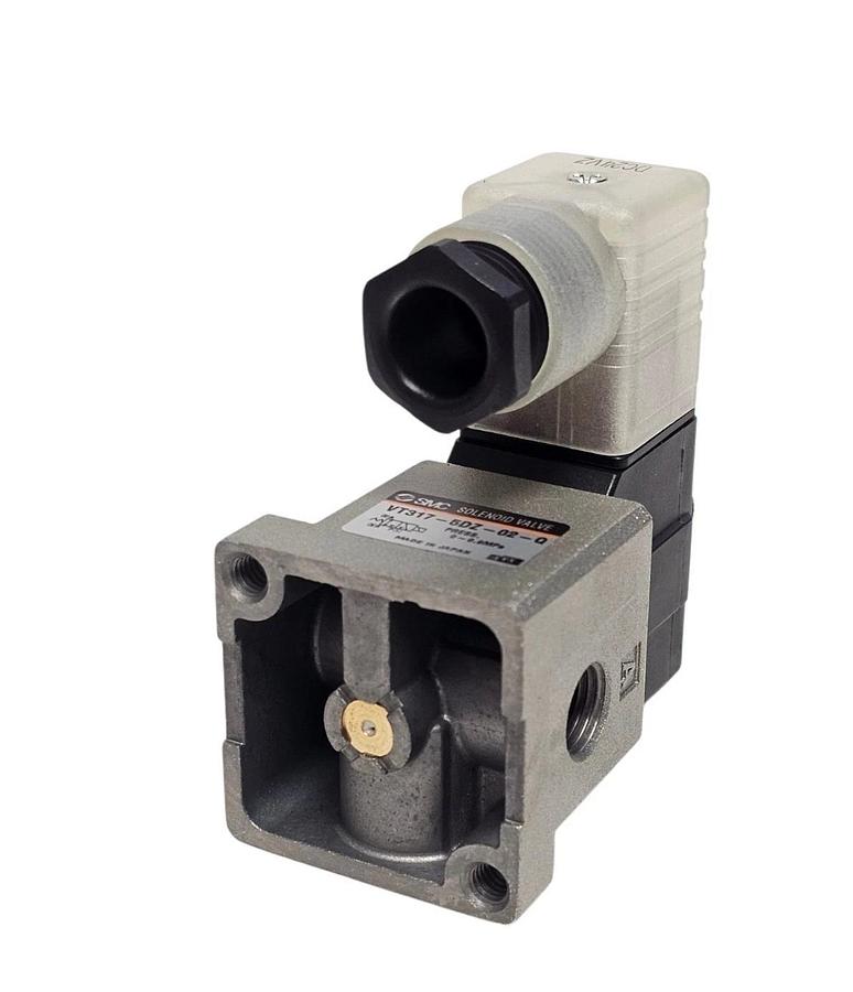 NEW SMC VT317-5DZ-02-Q SOLENOID VALVE VT3175DZ02Q 24VDC